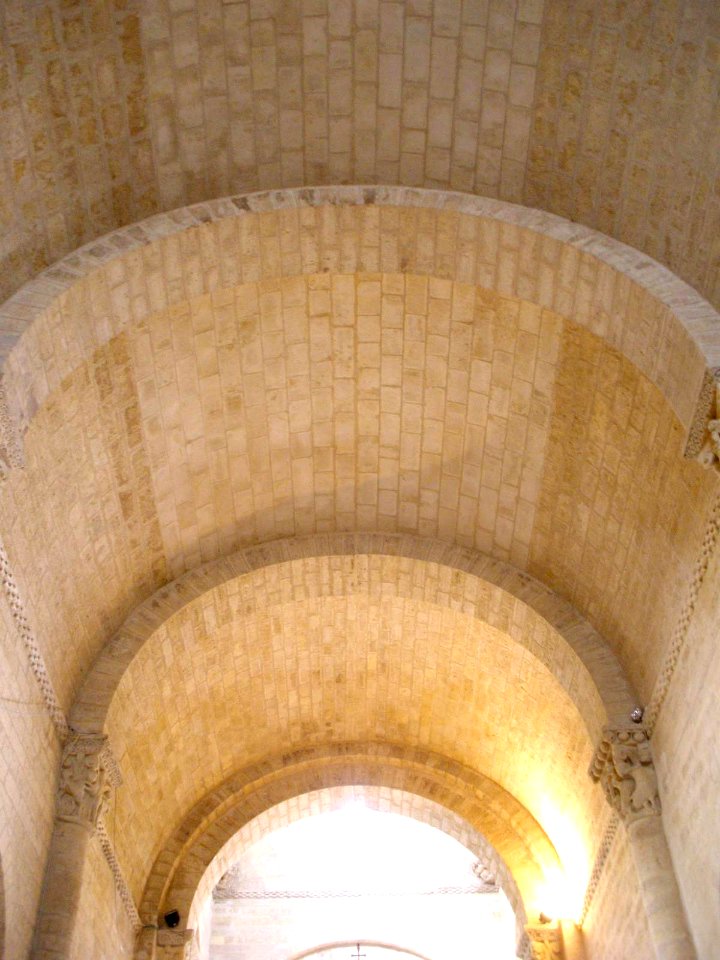 Frómista - Iglesia de San Martín, interior 19