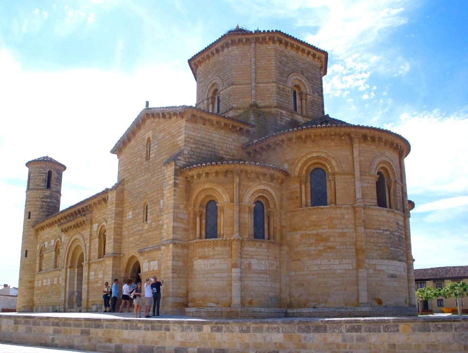 Frómista - Iglesia San Martín, exterior 01