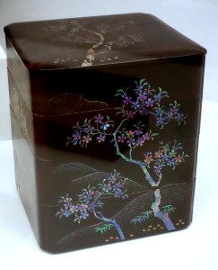 Four-part stacking box for food, Japan, Meiji period, 1868-1912, wood, black lacquer, mother-of-pearl - Linden-Museum - Stuttgart, Germany - DSC03572