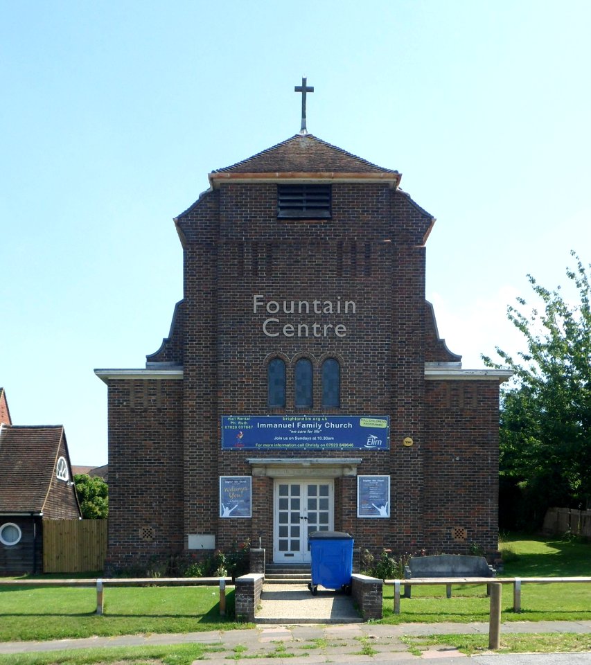 Fountain Centre (formerly Church of Christ the King), Braybon Avenue, Patcham (August 2013) (2)