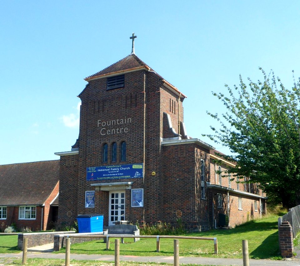 Fountain Centre (formerly Church of Christ the King), Braybon Avenue, Patcham (August 2013) (3)