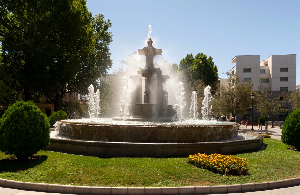 Fountain de las Batallas Contre-jour Granada Spain