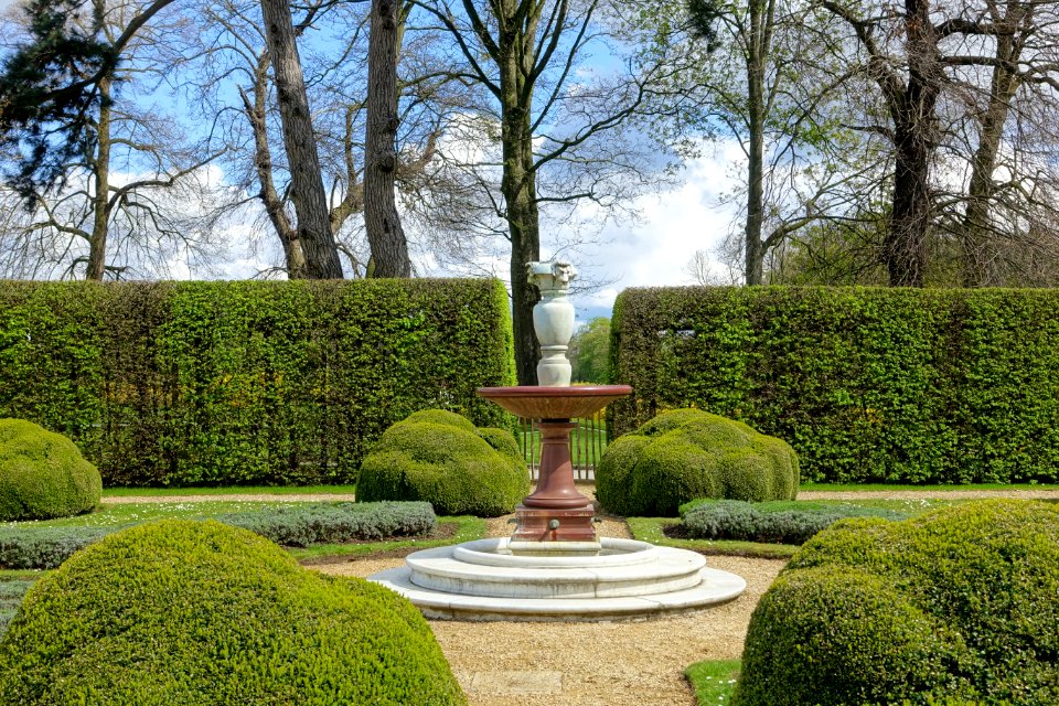Fountain - Royal Castle of Laeken - Brussels, Belgium - DSC07048