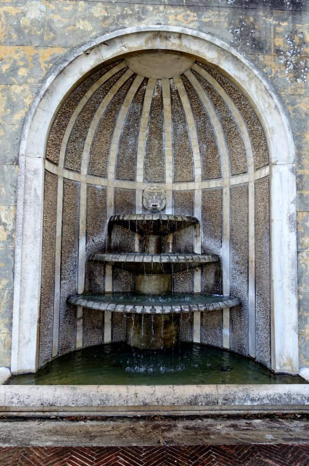 Fountain - Piazzale Quadrato - Barberini Gardens - Castel Gandolfo - DSC04389