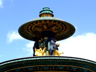 Fountain at Place de la Concorde pic2 photo