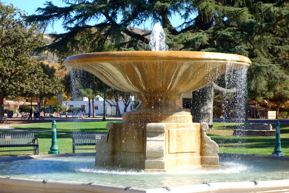 Fountain - Sunken Gardens - Atascadero, CA - DSC05361