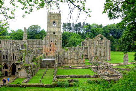 Fountains Abbey - North Yorkshire, England - DSC01004