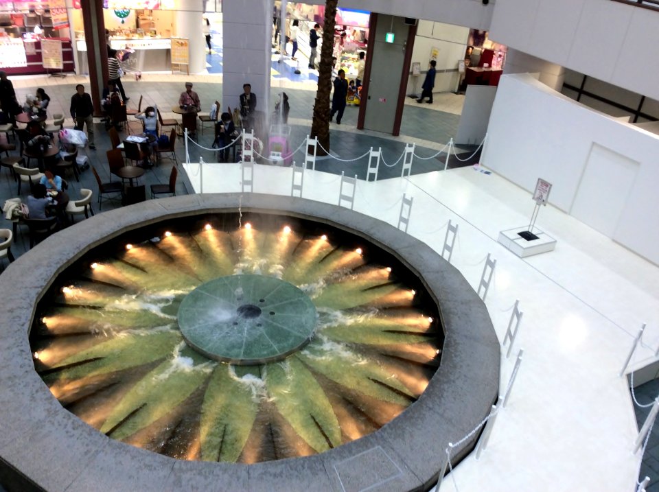 Fountain in ÆON MALL Kuwana No.1
