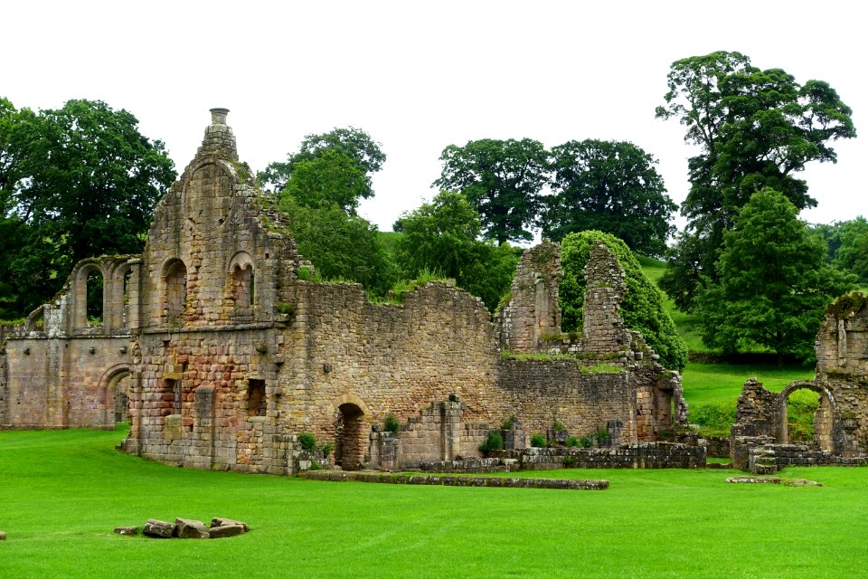 Fountains Abbey - North Yorkshire, England - DSC00572