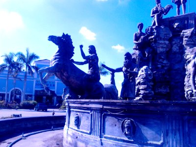 Fountain at Xevera, Mabalacat City, Pampanga, Philippines (11)