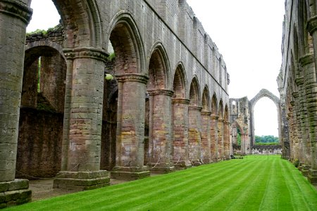 Fountains Abbey - North Yorkshire, England - DSC00611