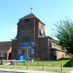 Fountain Centre (formerly Church of Christ the King), Braybon Avenue, Patcham (August 2013) (4)