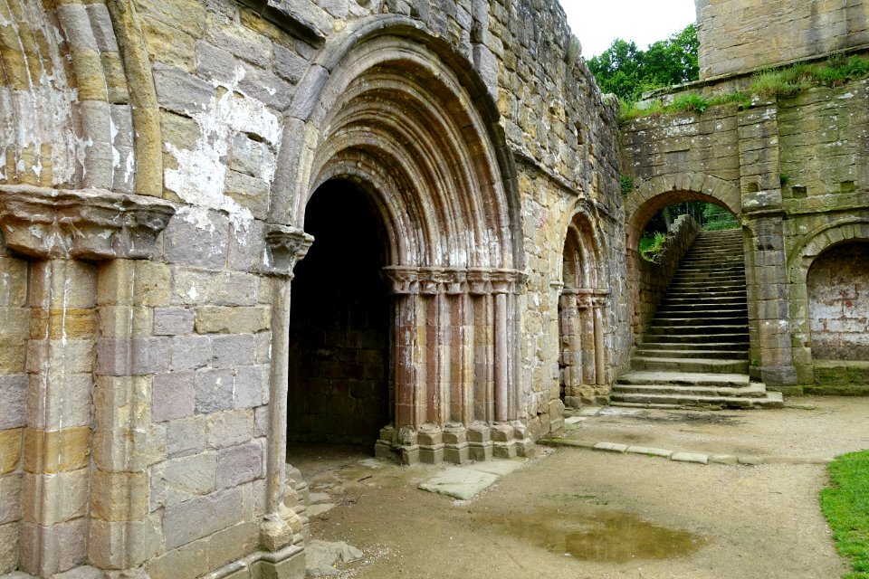 Fountains Abbey - North Yorkshire, England - DSC00647