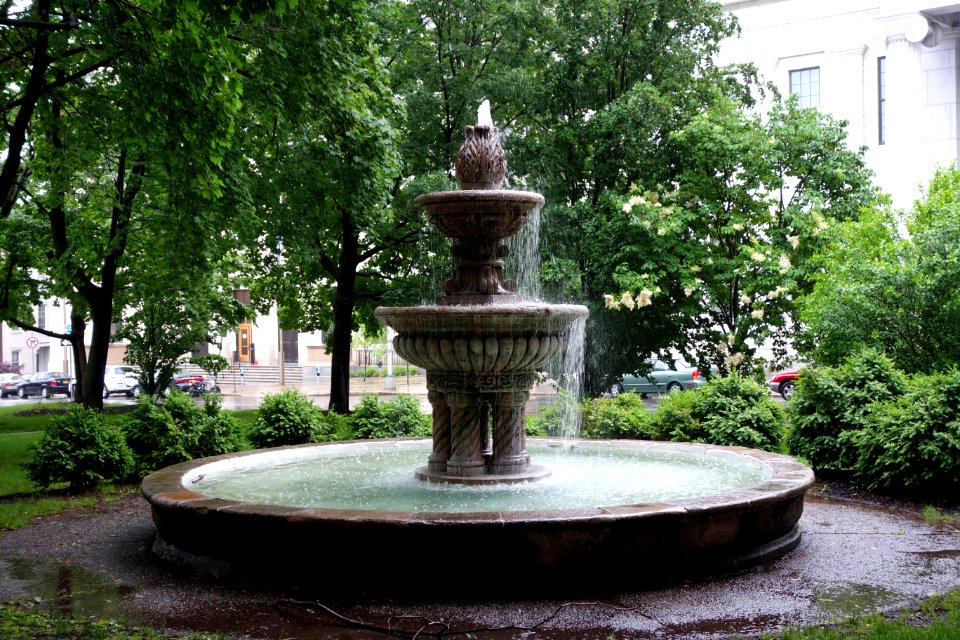 Fountain in Academy Park - Albany, NY - DSC08375