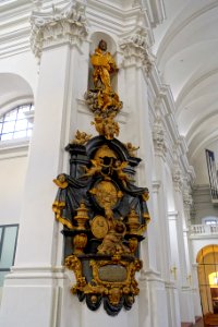 Founder monument with the figure of the evangelist Lukeby Michael Riess, 1695 - Stift Haug - Neumünster - Würzburg, Germany - DSC05252