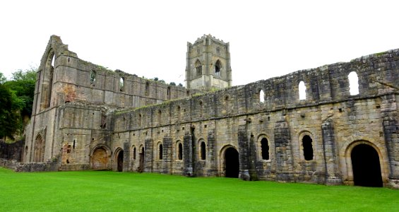 Fountains Abbey - North Yorkshire, England - DSC00575