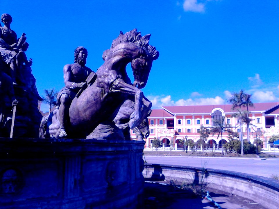 Fountain at Xevera, Mabalacat City, Pampanga, Philippines (13)