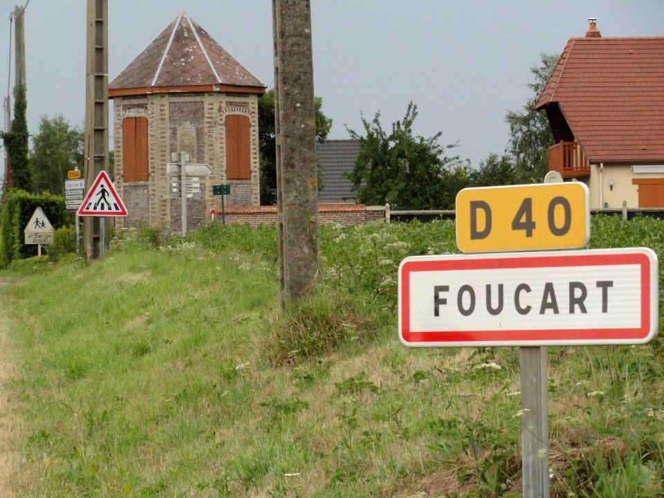 Foucart (Seine-Mar.) entrée et pigeonnier