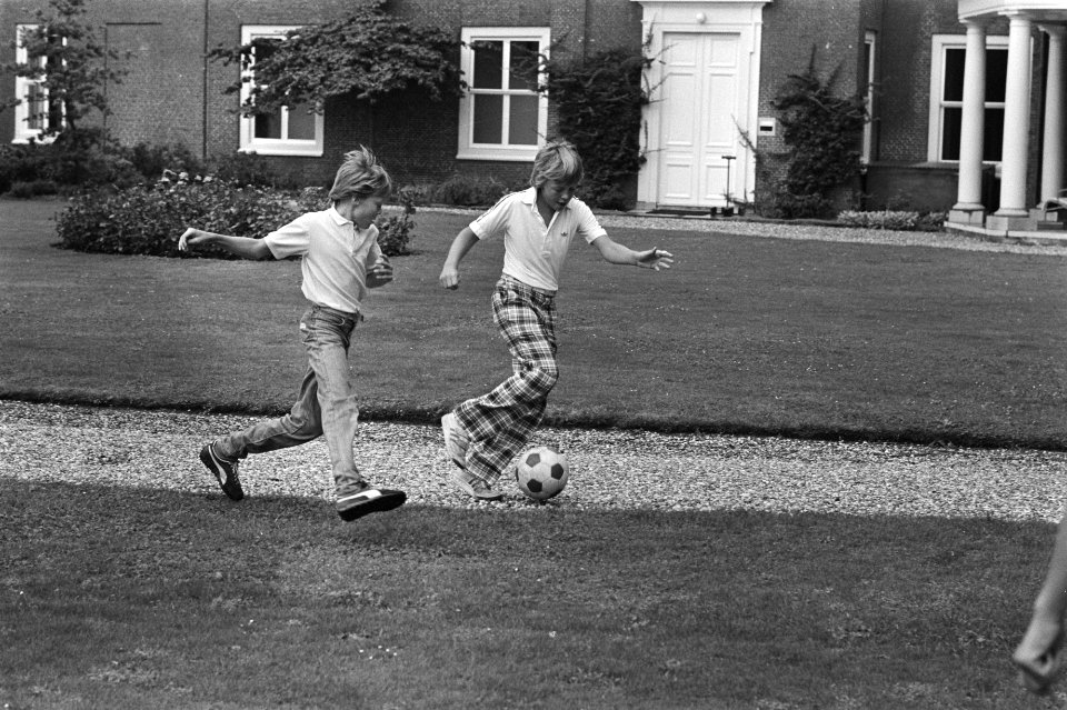 Foto-uurtje Koninklijke Familie op Huis ten Bosch Prins Constantijn en Johan F, Bestanddeelnr 932-2826