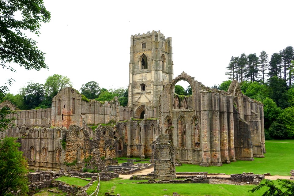 Fountains Abbey - North Yorkshire, England - DSC00996