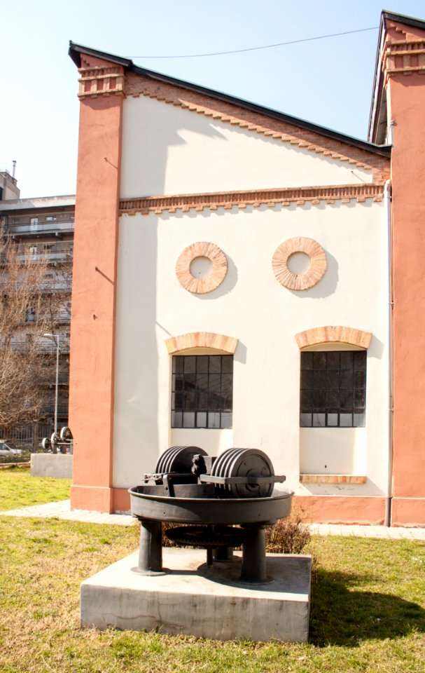 Foundry products in the garden of the Foundry Museum-2