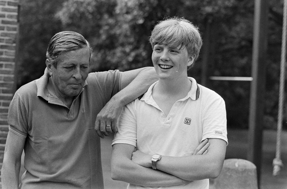Foto-uurtje Koninklijke familie Prins Claus en Prins Willem Alexander (close), Bestanddeelnr 933-3709
