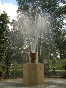 Fountain, Allegheny Cemetery, 2015-05-30, 02 photo