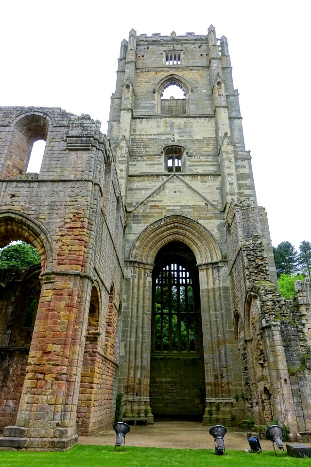 Fountains Abbey - North Yorkshire, England - DSC00622