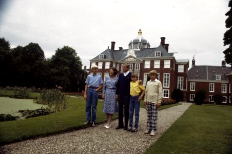 Fotosessie Koninklijke Familie op Huis ten Bosch gezin voor Paleis Huis ten Bo, Bestanddeelnr 253-8767