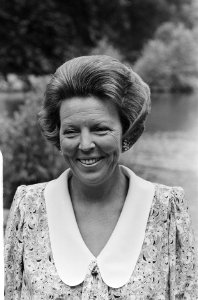 Foto-uurtje Koninklijke Familie op Huis Ten Bosch Koningin Beatrix , koppen, Bestanddeelnr 933-7240