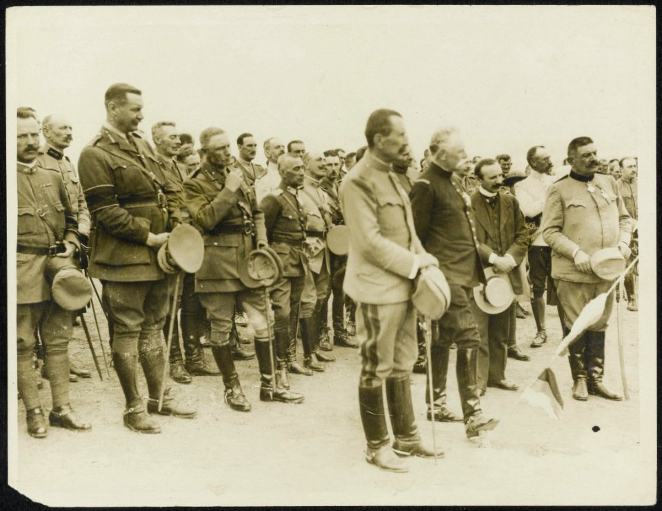 Four Army Commanders at the service.1. General Milne (British) 2. Gen. Moschopol, Bestanddeelnr 158-0705