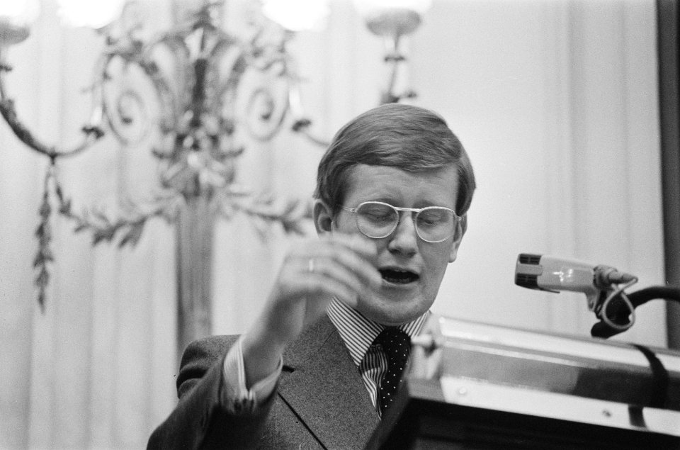 Fractievoorzitter Wiegel (VVD) aan het woord, Bestanddeelnr 928-8262