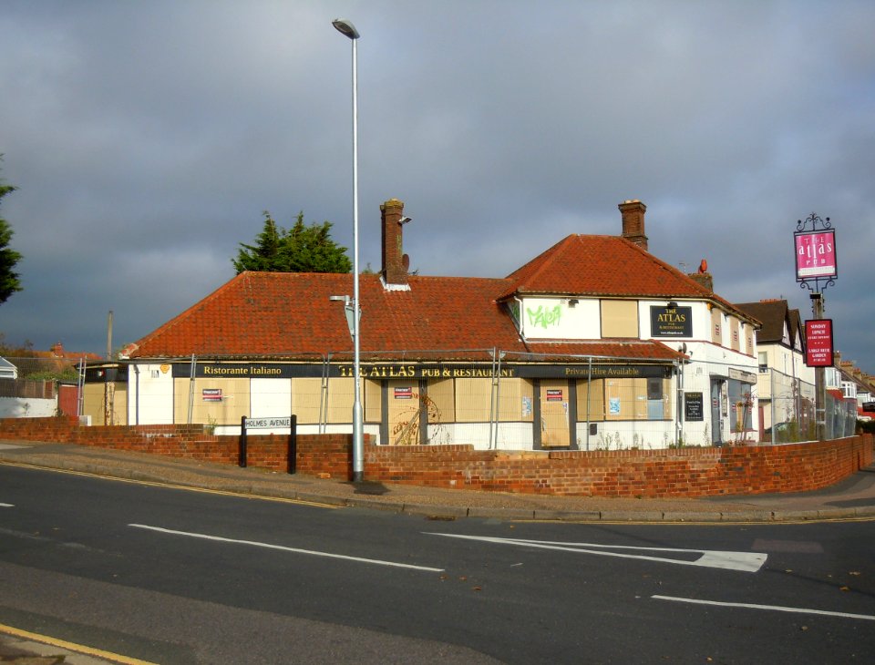 Former Atlas pub, 253 Old Shoreham Road, Aldrington (October 2014) (6)