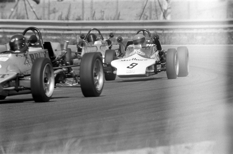Formule Vee 1300 op Zandvoort Steenbergen (33), Jelle Hingst (9) en Maarten v…, Bestanddeelnr 927-3393