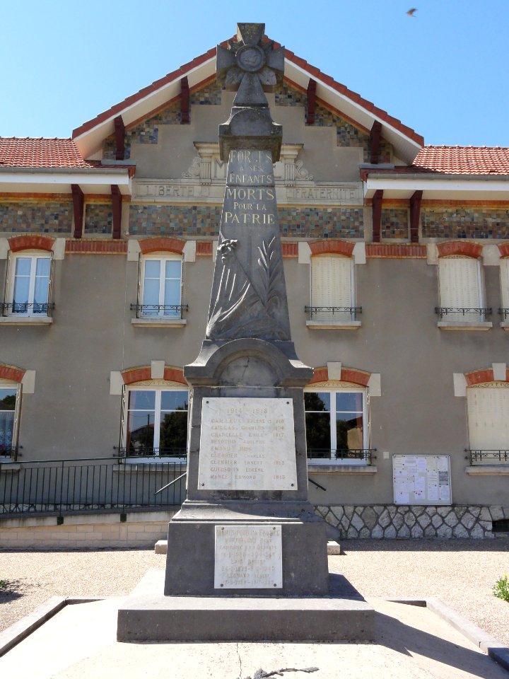 Forges-sur-Meuse (Meuse) monument aux morts (01)