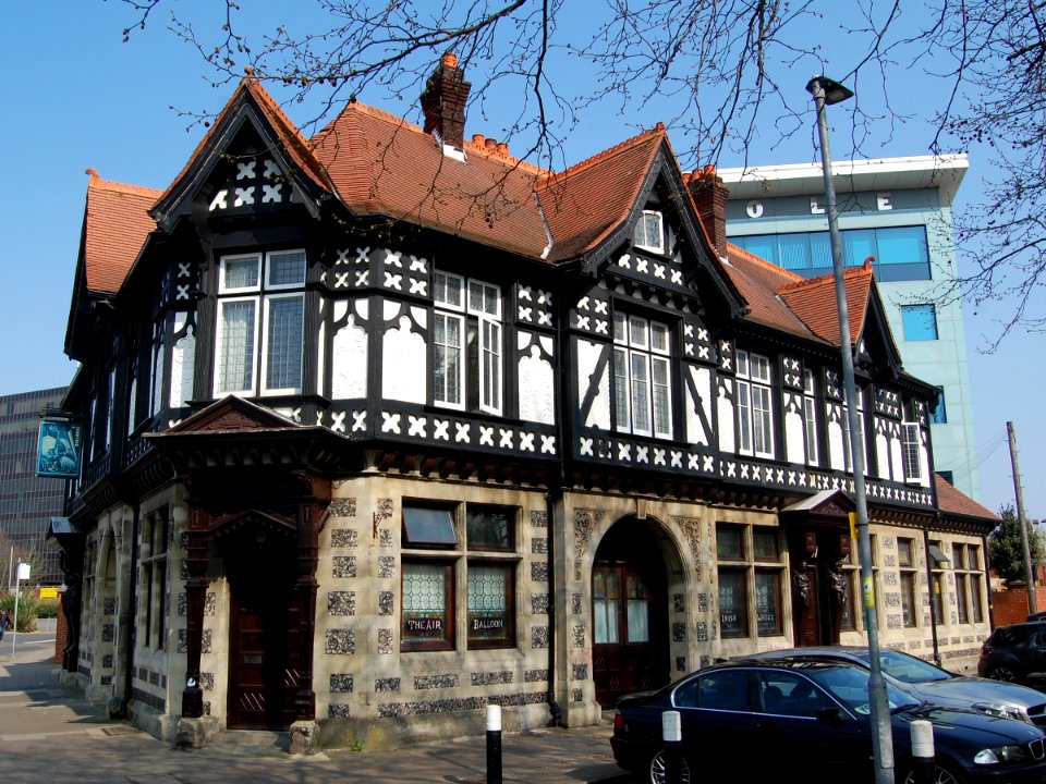 Former Air Balloon pub, Mile End Road, Rudmore, Portsmouth (NHLE Code 1103832) (March 2019) (3)