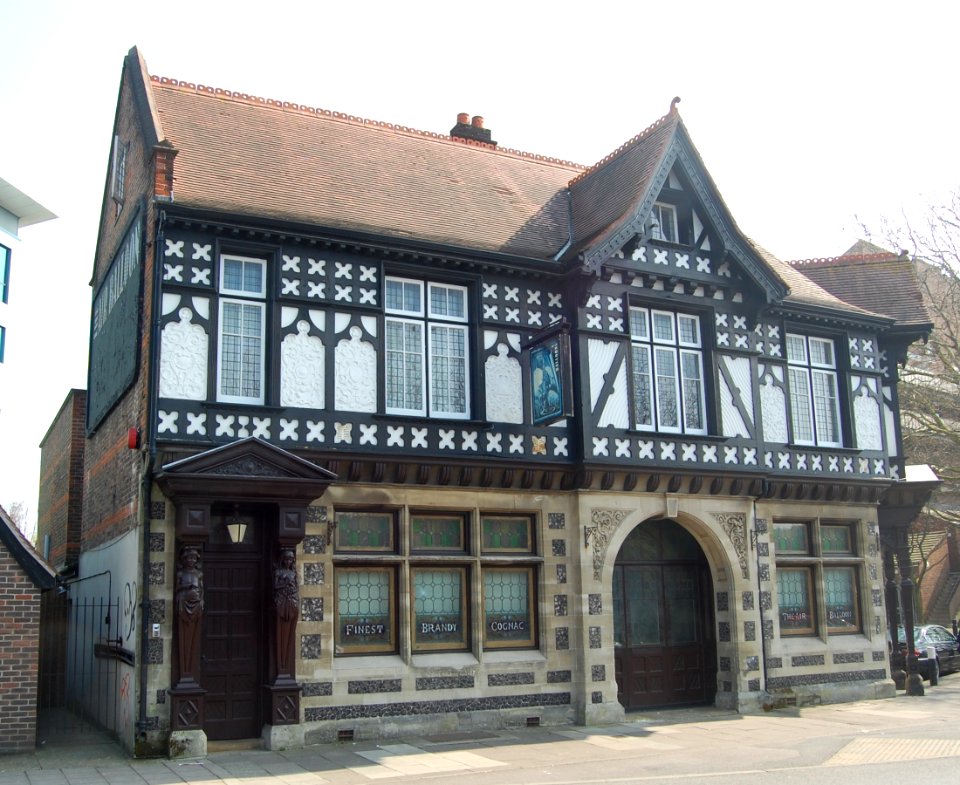 Former Air Balloon pub, Mile End Road, Rudmore, Portsmouth (NHLE Code 1103832) (March 2019) (2)