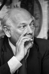 Formateur Den Uyl tijdens een persconferentie, Bestanddeelnr 929-2863