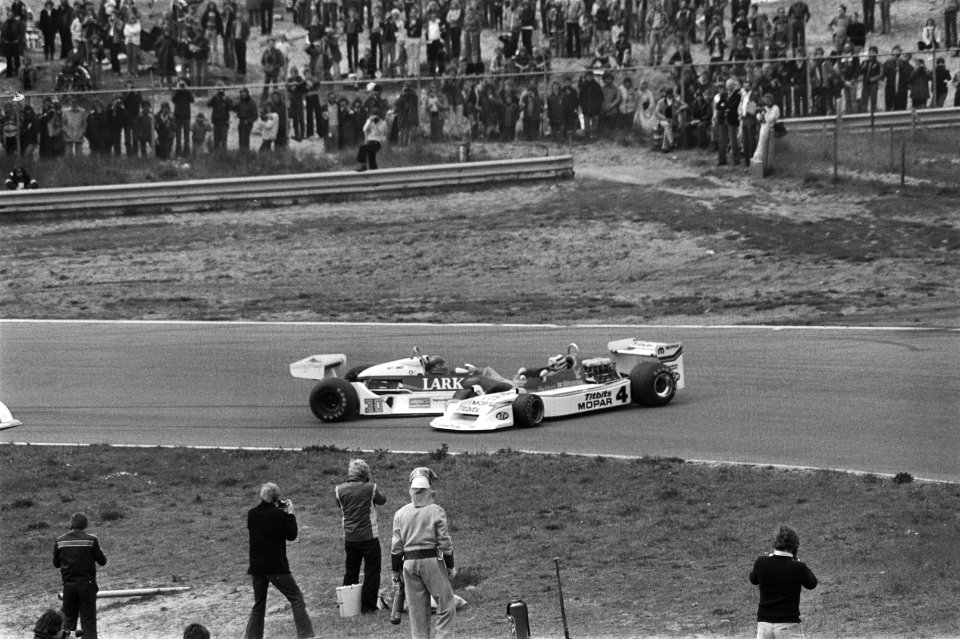 Formule 1 en 2 races op Zandvoort nr. 2 Edwards (GB) met nummer 4 en Lumger (US, Bestanddeelnr 929-7196