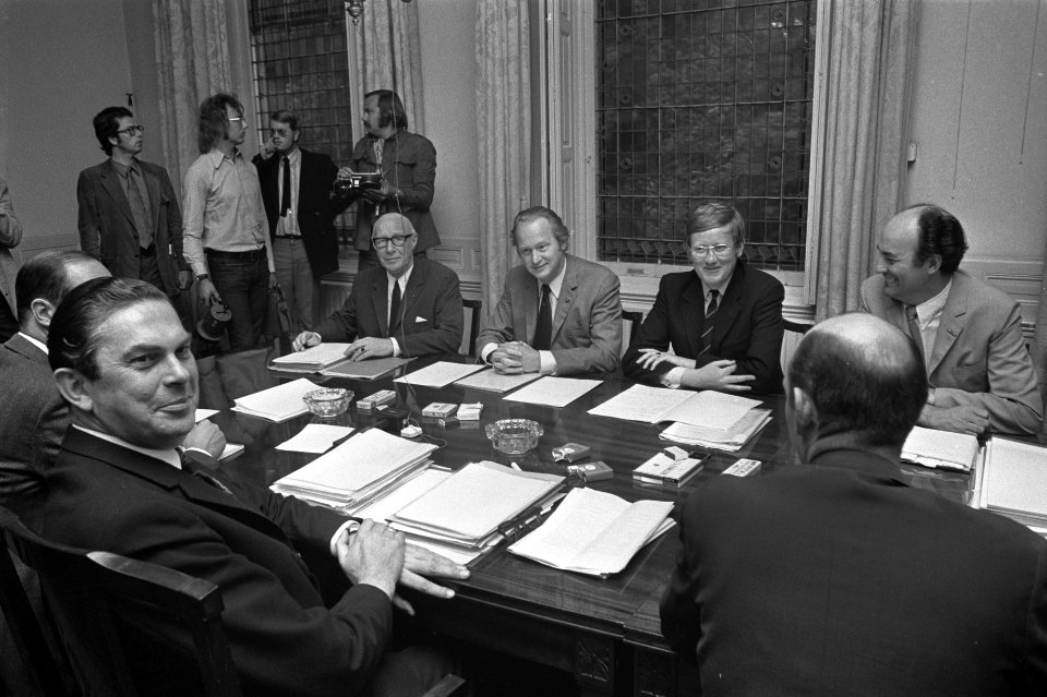 Formateur Biesheuvel spreekt met fractievoorzitters AR, CHU, KVP, VVD, vlnr , Bestanddeelnr 925-7645