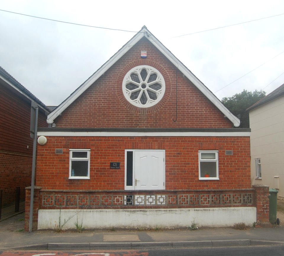 Former Kingdom Hall, Station Road, West Liss (July 2019) (2)