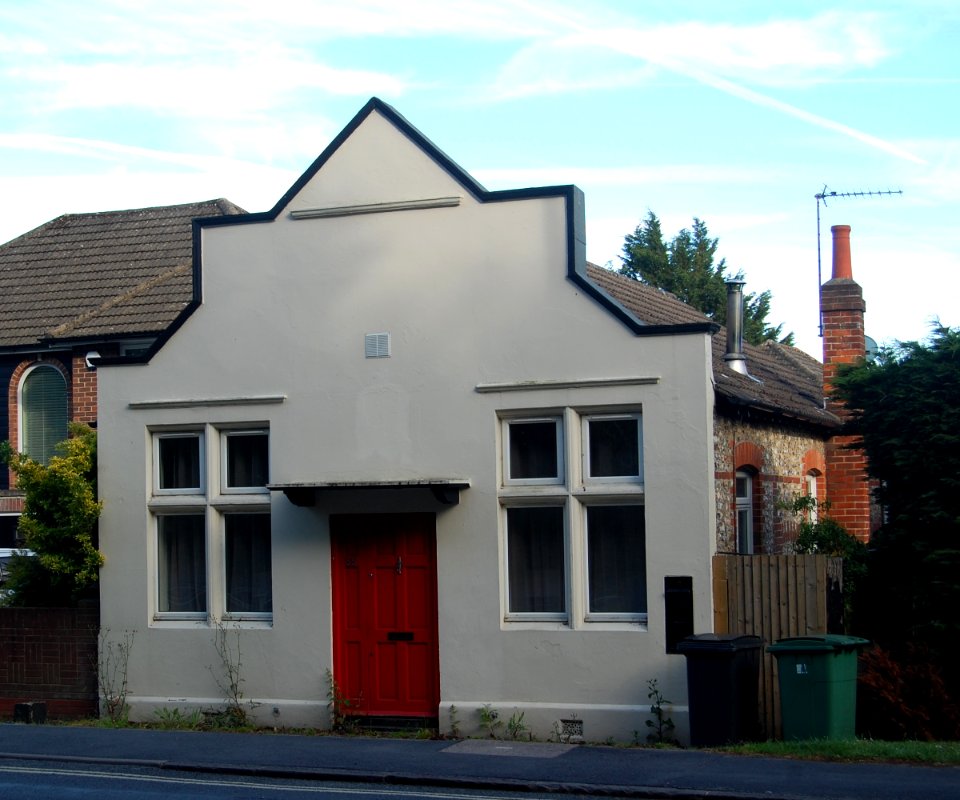 Former Independent Methodist Chapel, London Road, Horndean (May 2019) (3)