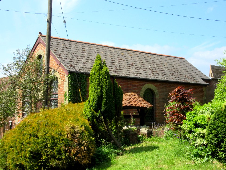 Former Mark's Corner Methodist Chapel, Mark's Corner, Isle of Wight (May 2016) (1)