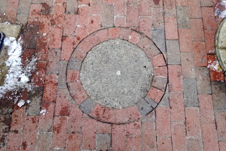 Former - streethole cover - Cambridge, MA - DSC02870