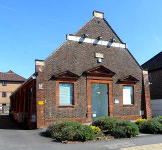 Former Mission Hall, Stoke Road, Bellfields, Guildford (April 2014, from Northwest)
