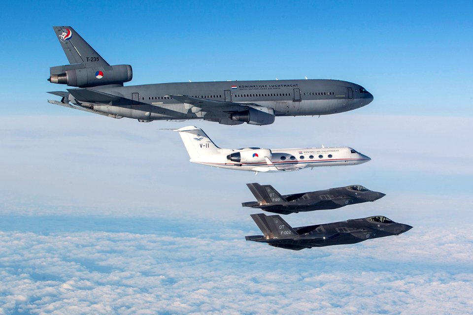 Formatie KDC-10, Gulfstream IV en F-35