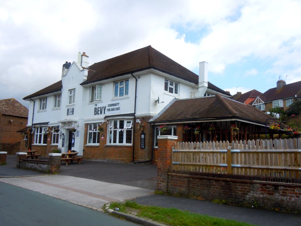 Former Bevendean Hotel (now The Bevy pub), Hillside, Moulsecoomb (August 2017) (1)