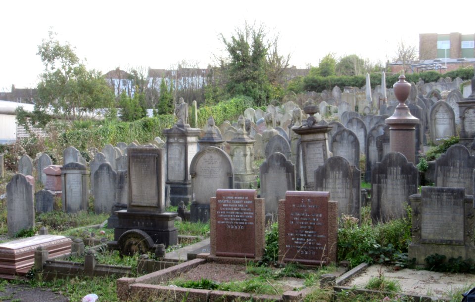 Former Jewish Cemetery, Florence Place, Brighton (November 2015)