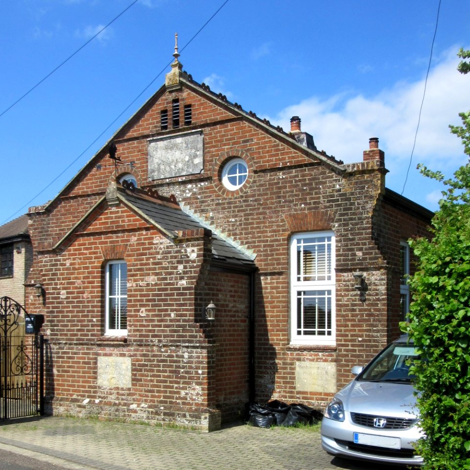 Former Bethesda Chapel, New Road, Porchfield (May 2016) (1)