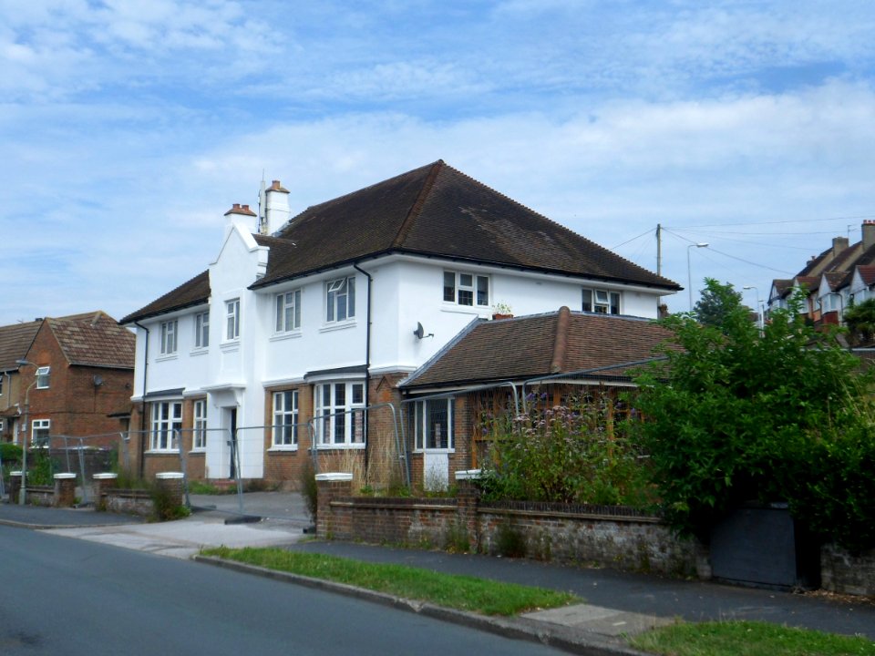 Former Bevendean Hotel (now The Bevy pub), Hillside, Moulsecoomb (August 2013) (1)
